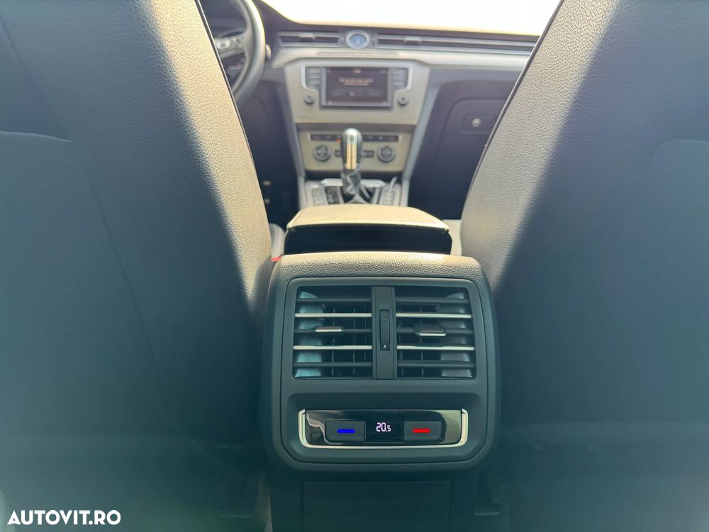 Volkswagen Passat - 25