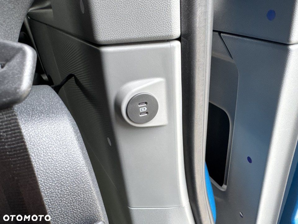 Ford Tourneo Custom - 28