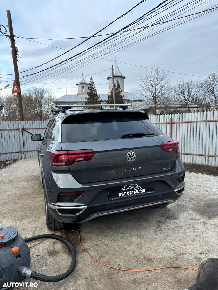 Volkswagen T-Roc - 13