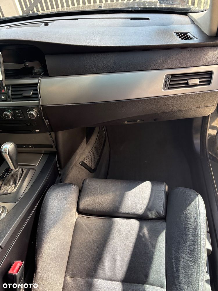 BMW Seria 5 525i - 14