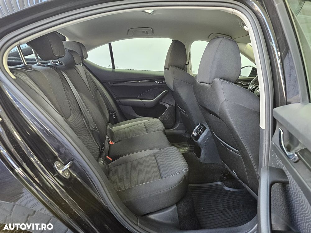 Skoda Octavia 2.0 TDI DSG Ambition - 21