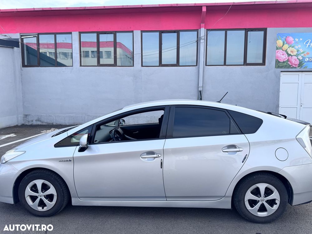 Toyota Prius HSD Sol - 4