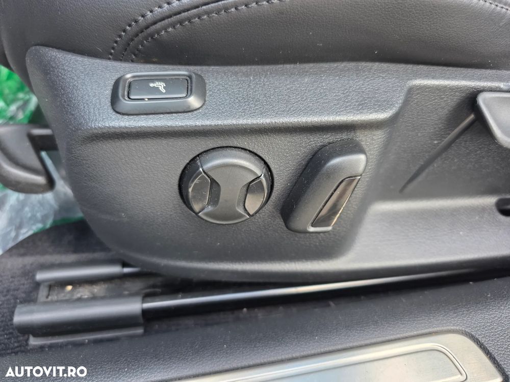 Volkswagen Passat 2.0 TDI SCR 4Motion DSG Highline - 28