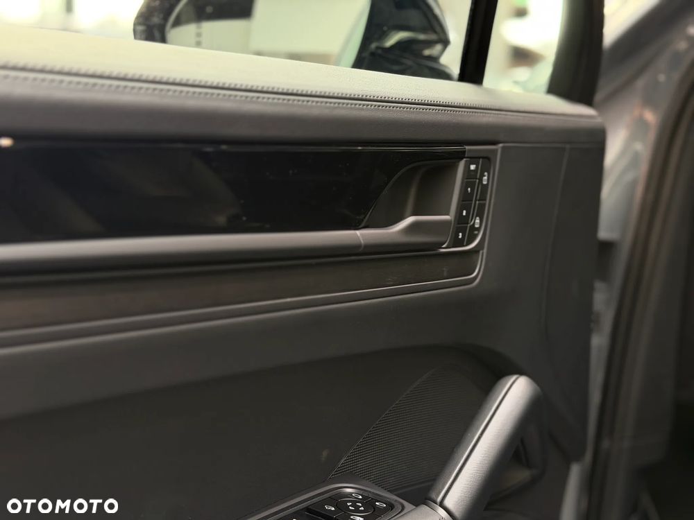 Porsche Cayenne Black Edition - 17