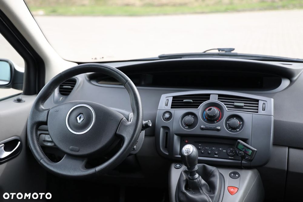 Renault Scenic 1.6 16V Confort Expression - 14