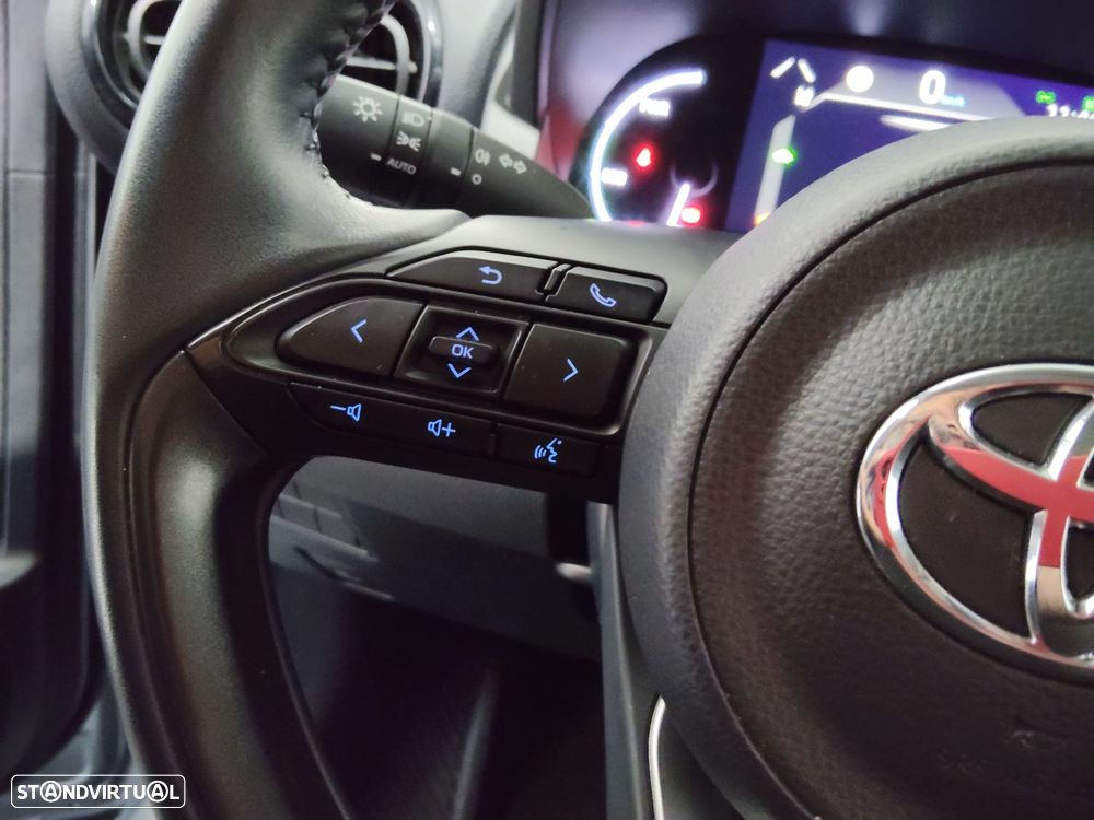 Toyota Yaris Cross 1.5 HDF Comfort Plus - 16