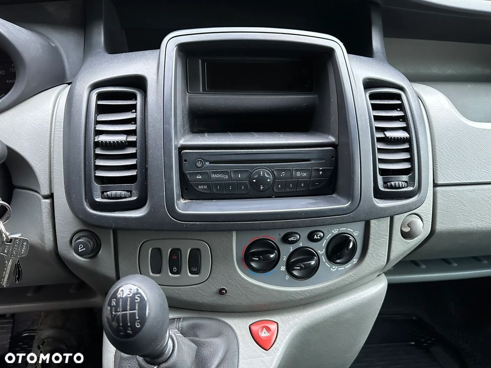 Renault Trafic - 12