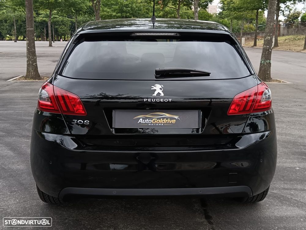 Peugeot 308 1.2 PureTech S&S Road Trip EAT8 - 10