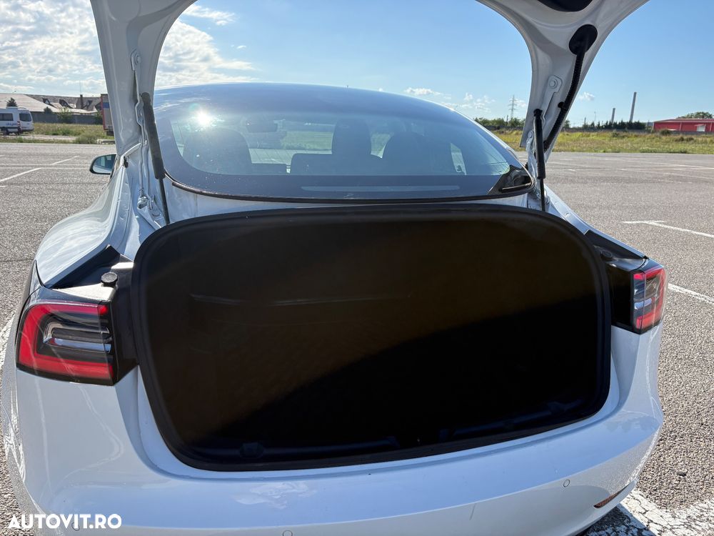 Tesla Model 3 Standard Reichweite Plus Hinterradantrieb - 9