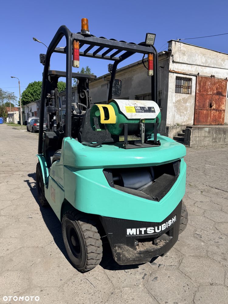 Mitsubishi FG25N - 4
