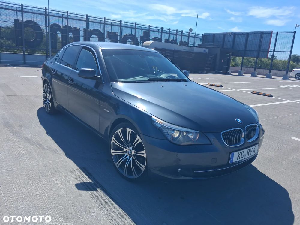 BMW Seria 5 523i Edition Exclusive - 4