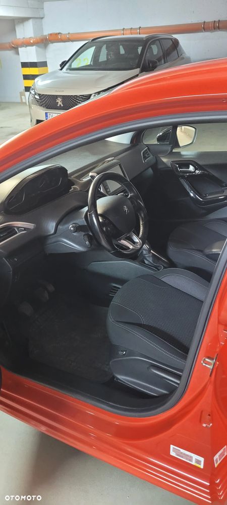Peugeot 208 1.2 PureTech Allure - 12