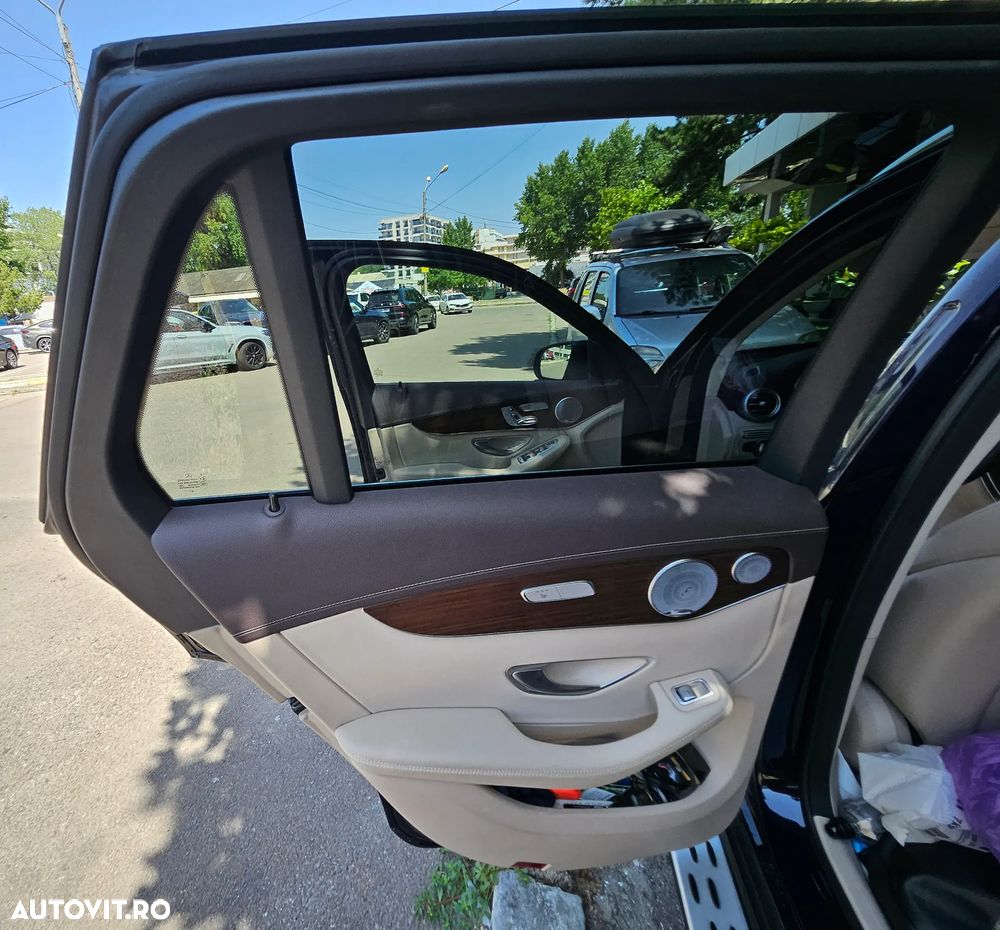 Mercedes-Benz GLC 300 d 4MATIC - 17