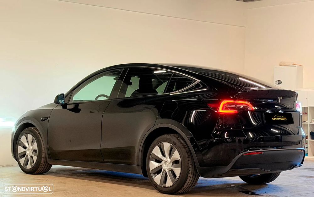 Tesla Model Y Long Range Dual Motor AWD - 5