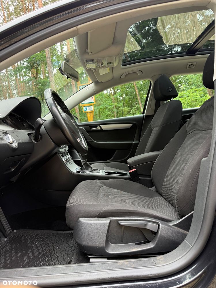 Volkswagen Passat 2.0 TDI Comfortline - 16