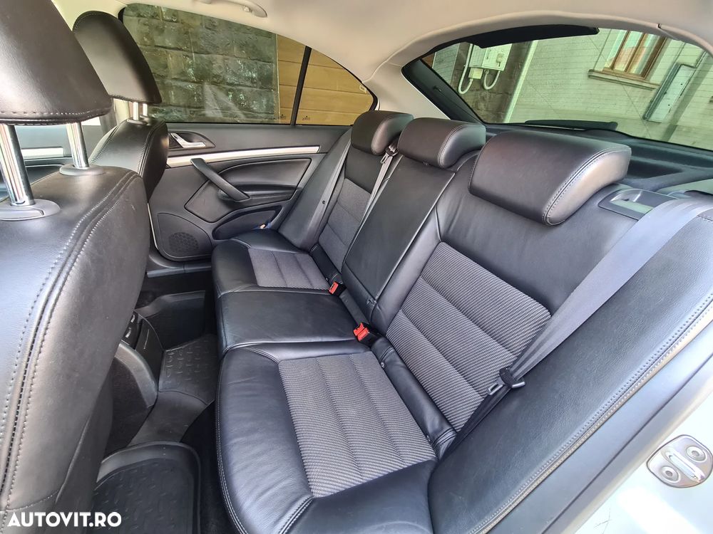 Skoda Octavia 1.8 TSI Elegance DSG - 8