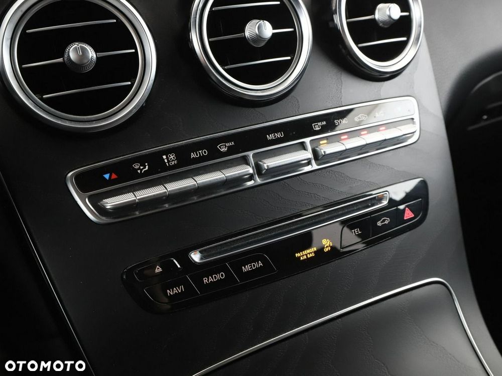 Mercedes-Benz GLC - 29