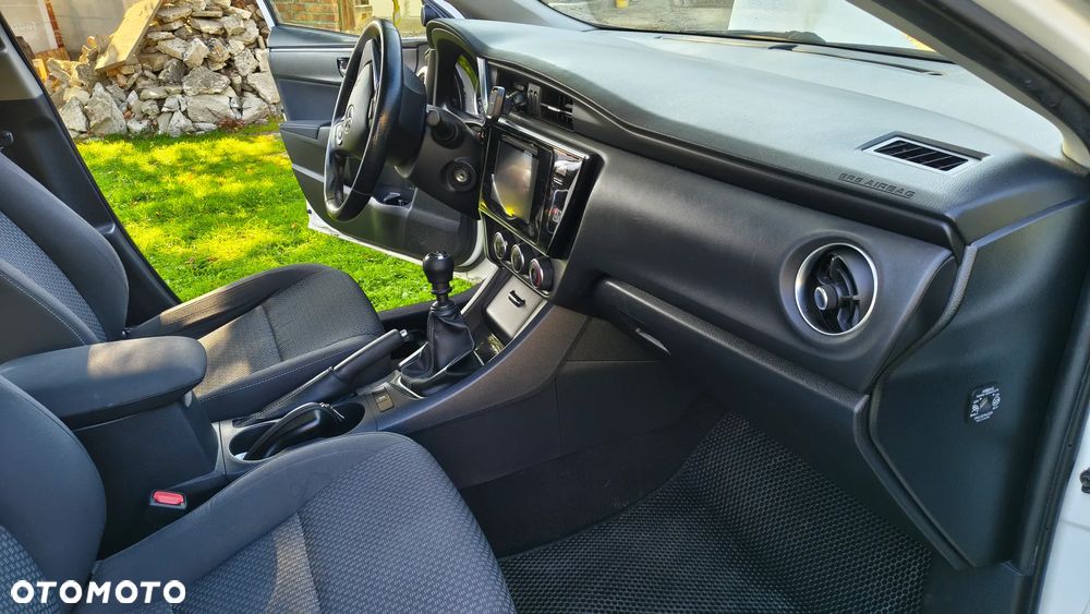 Toyota Corolla 1.4 D-4D Comfort - 22