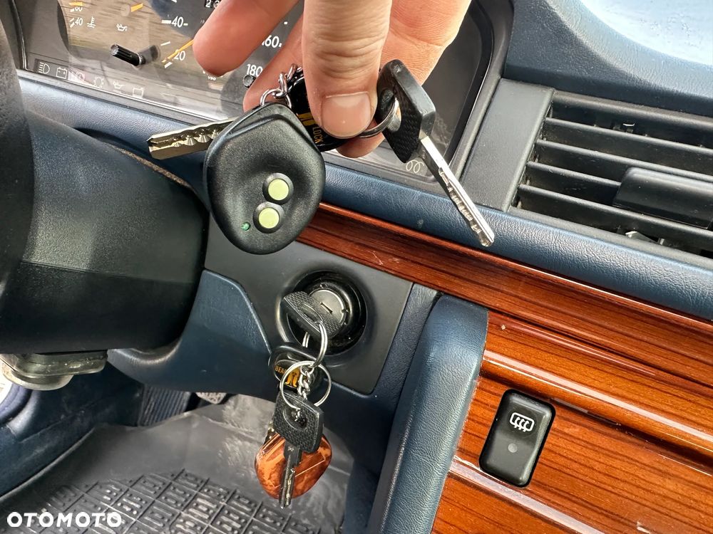 Mercedes-Benz Klasa E - 34