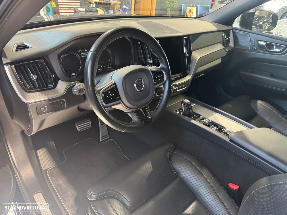 Volvo XC 60 2.0 B4 R-Design Geartronic - 25