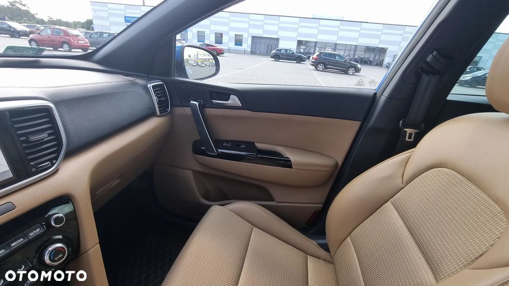 Kia Sportage 1.6 GDI Black Edition 2WD - 9