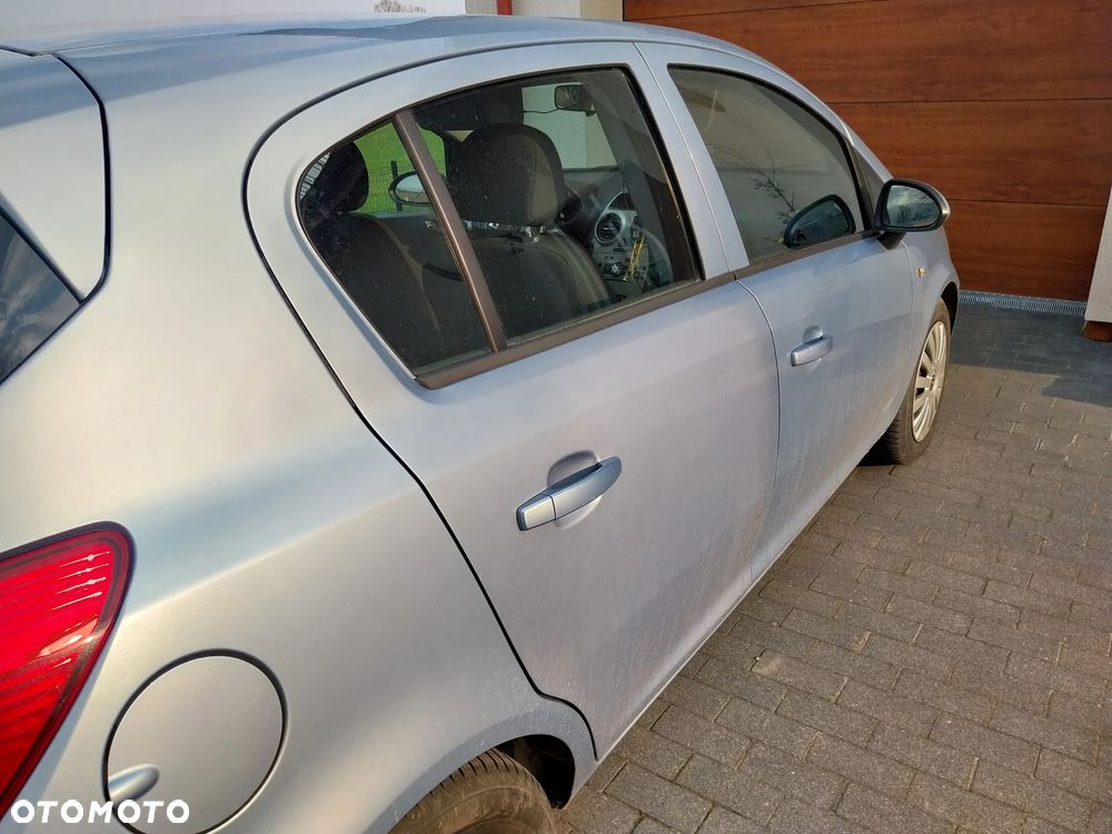 Opel Corsa 1.2 16V Cosmo - 3