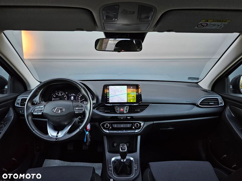 Hyundai i30 1.5 DPI Classic + - 7