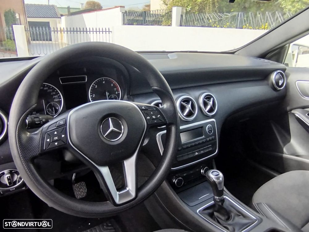 Mercedes-Benz A 180 - 16