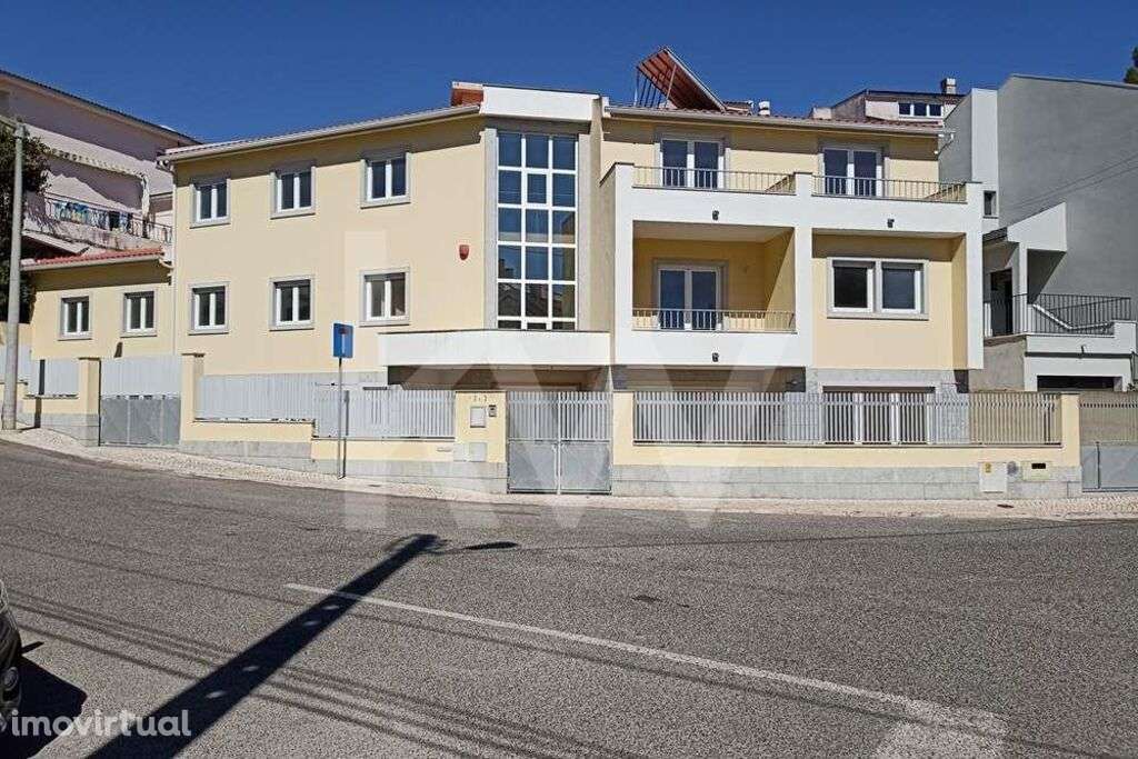 Moradia com 11 Quartos no Alto da Parede com elevador - Grande imagem: 2/21