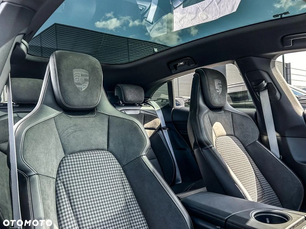 Porsche Taycan 105kWh Sport Turismo Performance Plus - 11