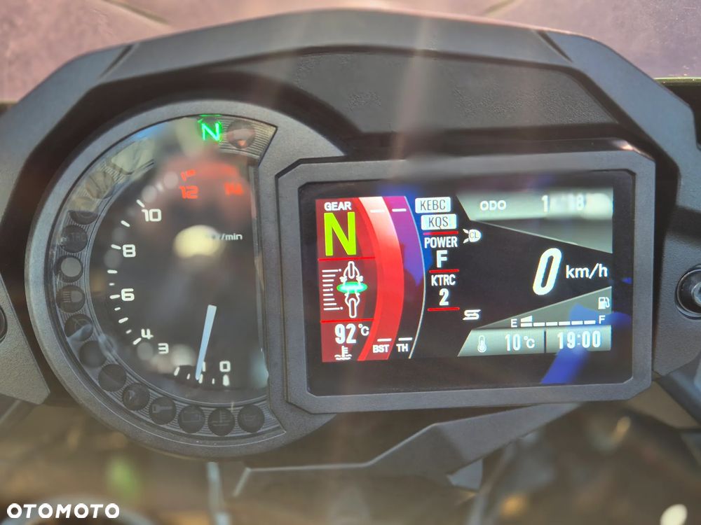 Kawasaki Ninja H2 SX - 9