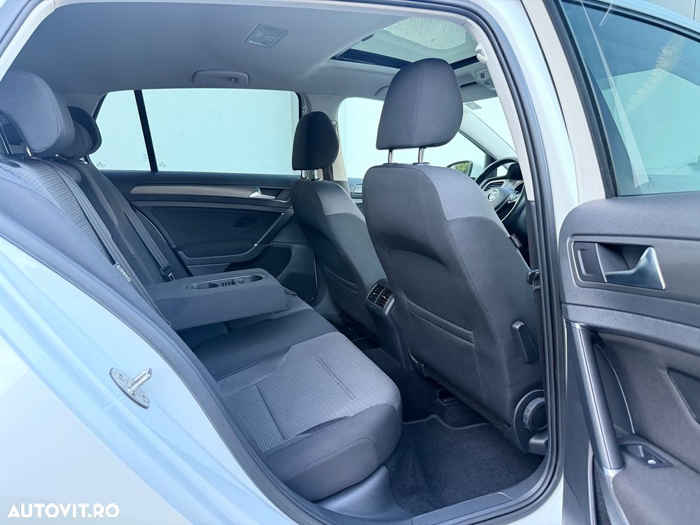 Volkswagen Golf - 9