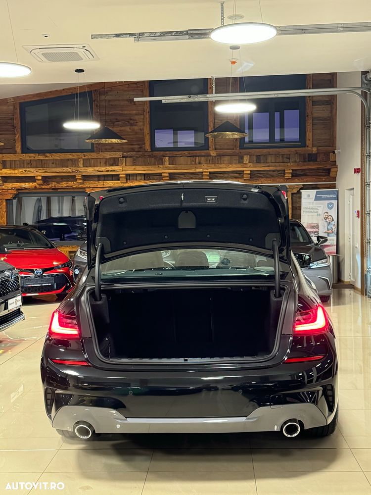 BMW Seria 3 330i xDrive AT - 40