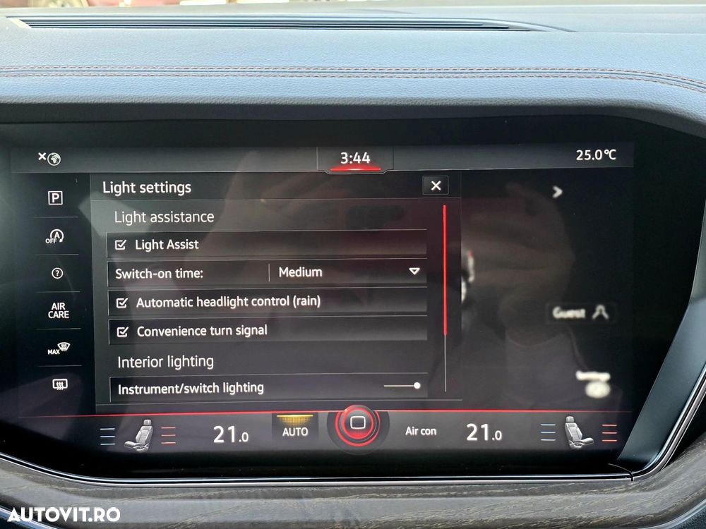 Volkswagen Touareg - 34