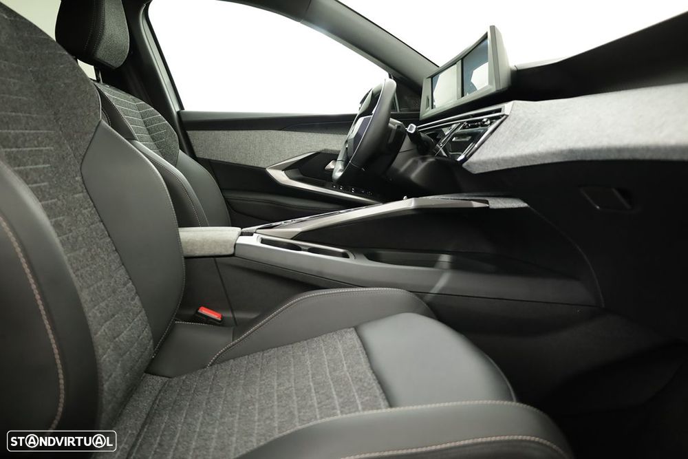 Peugeot 3008 1.2 Hybrid Allure e-DCS6 - 19