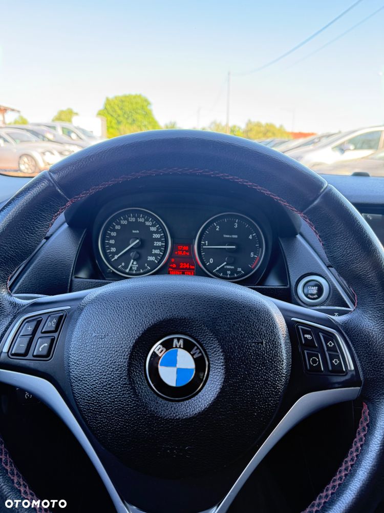 BMW X1 sDrive18i xLine - 33