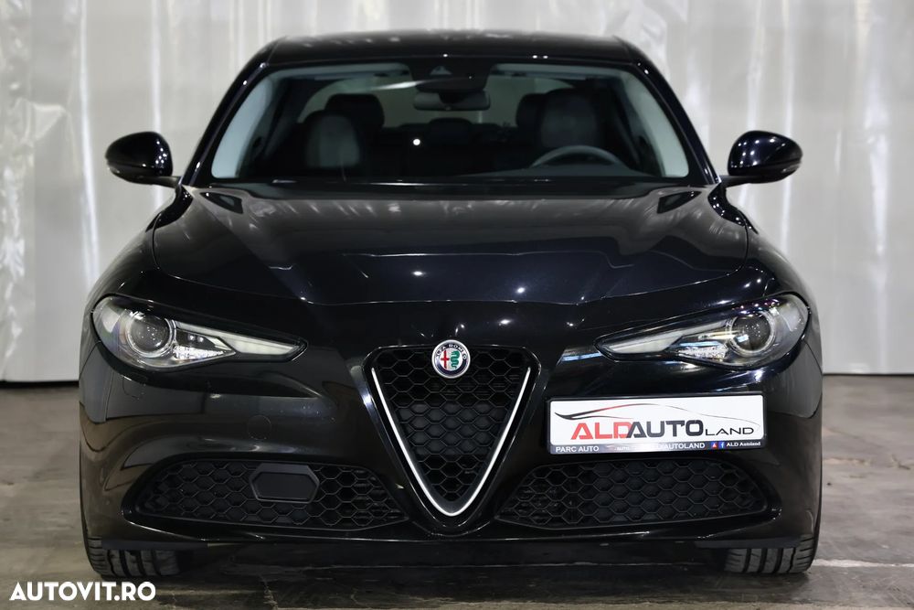 Alfa Romeo Giulia 2.2 - 36
