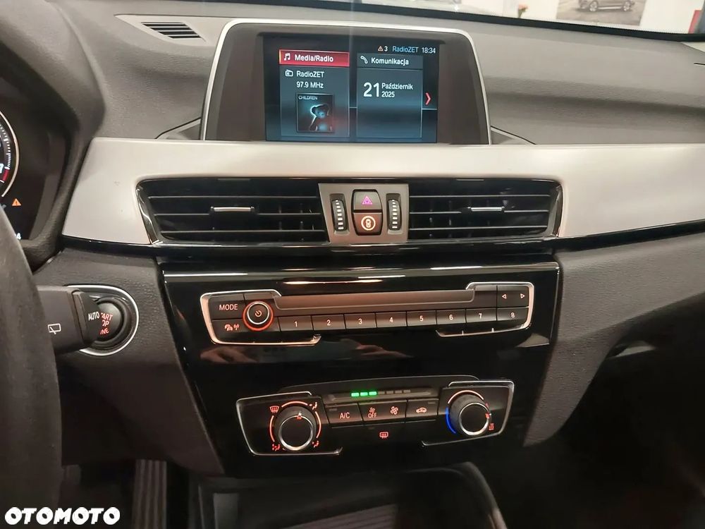 BMW X1 sDrive18i - 11