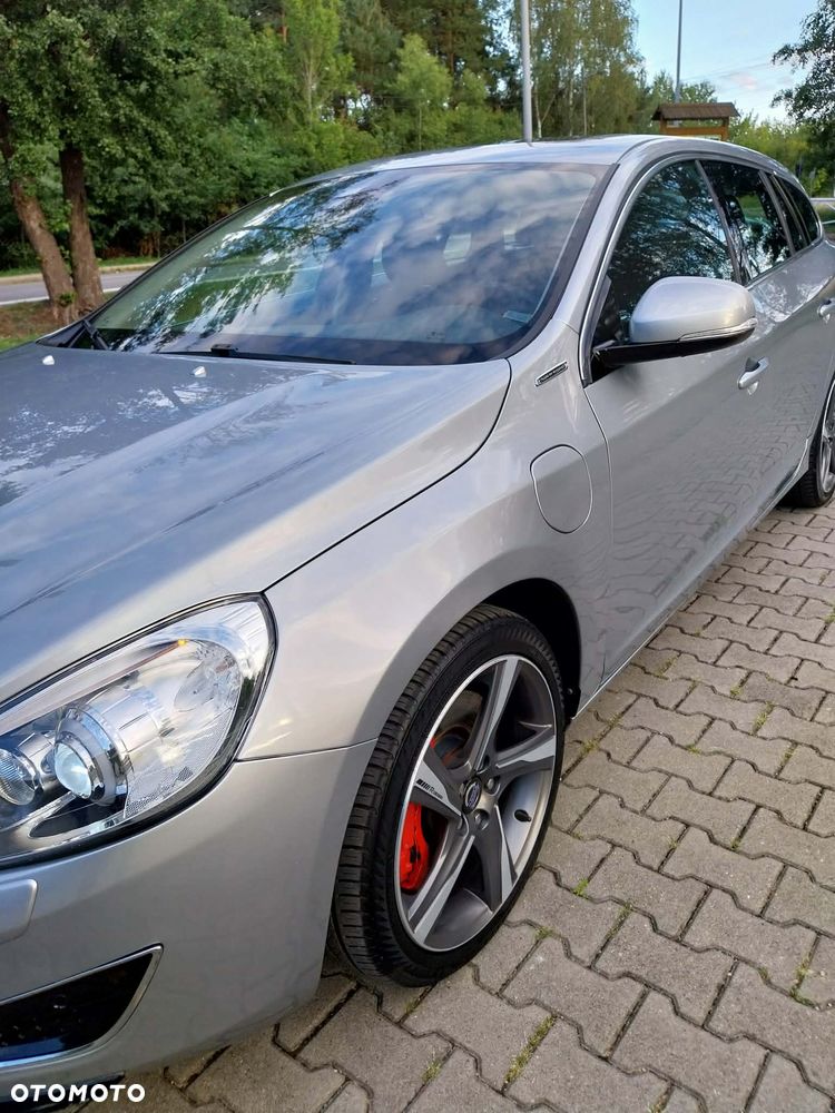 Volvo V60 D5 AWD R-Design Summum - 19