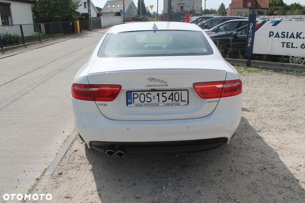 Jaguar XE 20d R-Sport - 6
