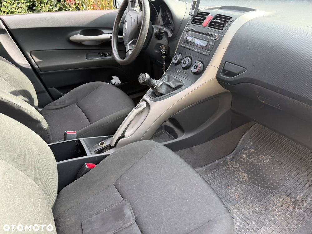 Toyota Auris - 13