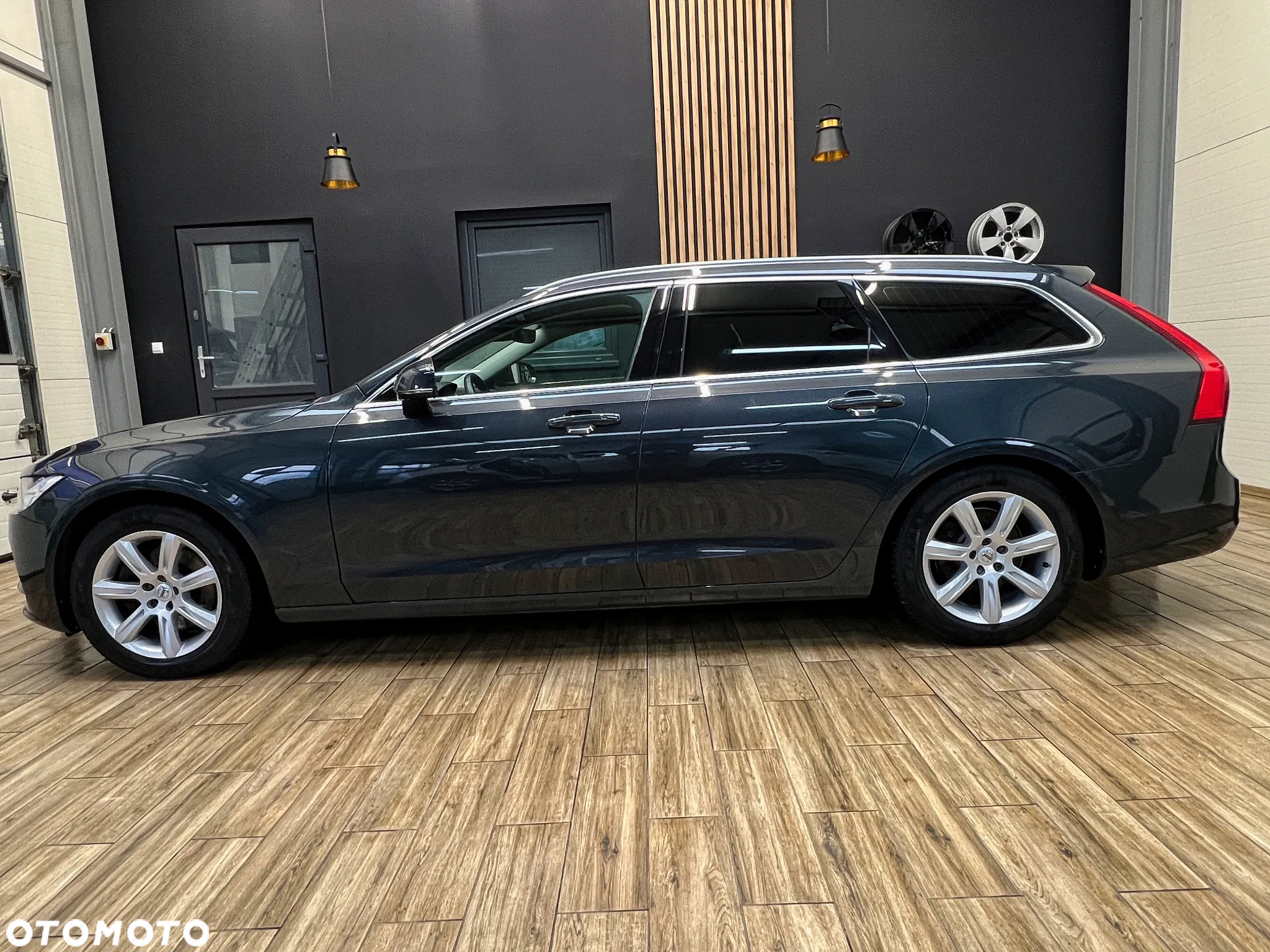 Volvo V90 D4 Momentum Pro - 12