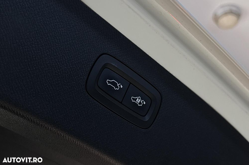Volvo XC 90 - 8