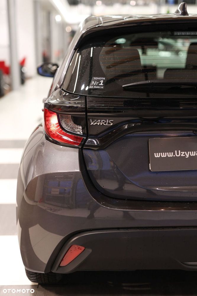 Toyota Yaris - 10