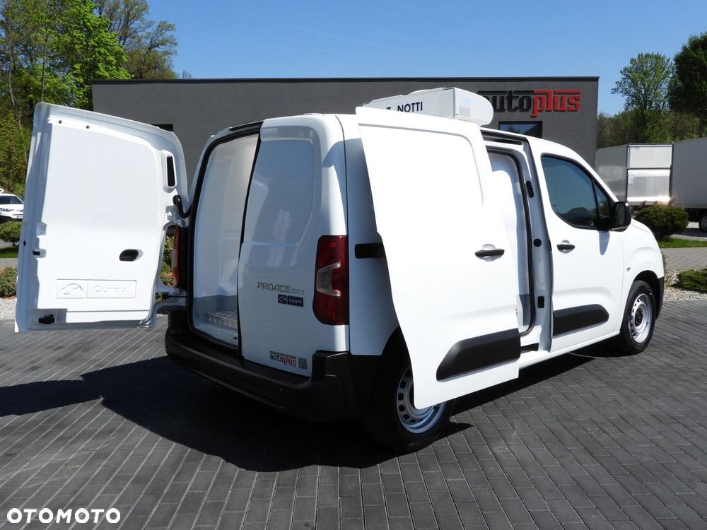 Toyota PROACE CITY  FURGON CHŁODNIA  -15*C ZASILANIE 230V TEMPOMAT KLIMATYZACJA  100KM - 4