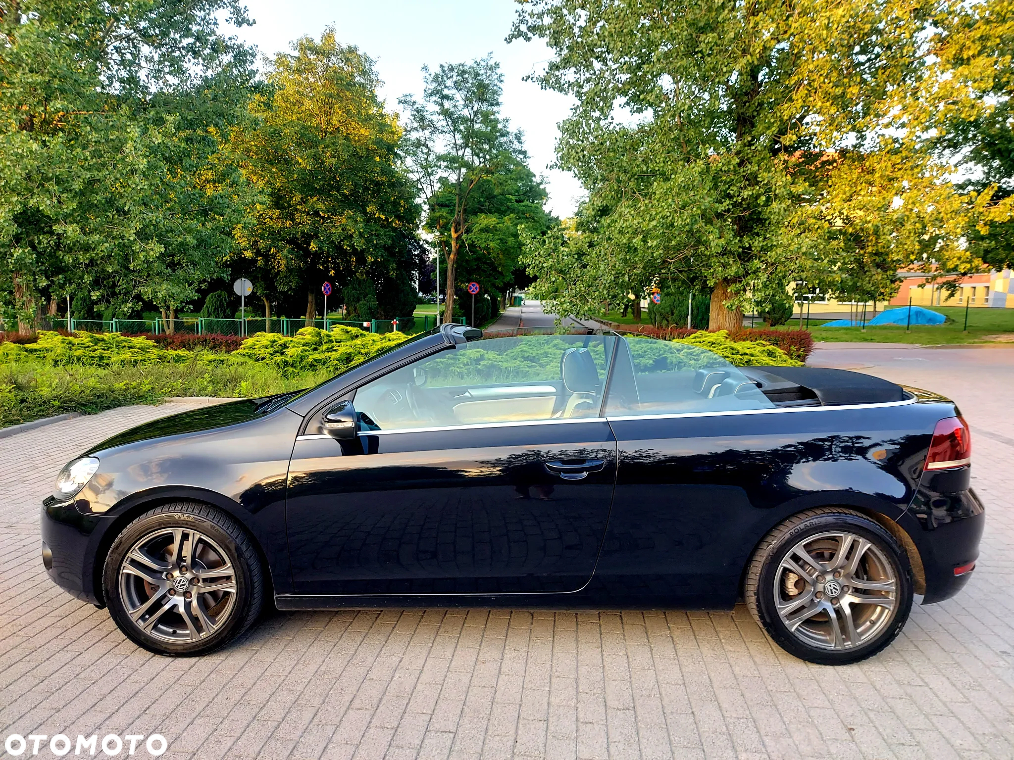 Volkswagen Golf Cabrio 2.0 TDI BlueMotion Technology Exclusive - 21