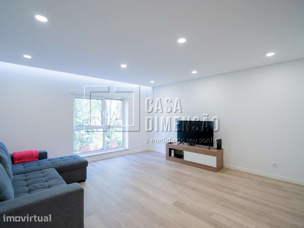 Apartamento de tipologia T2 na Serra de Carnaxide, com Garagem, com... - Grande imagem: 4/32