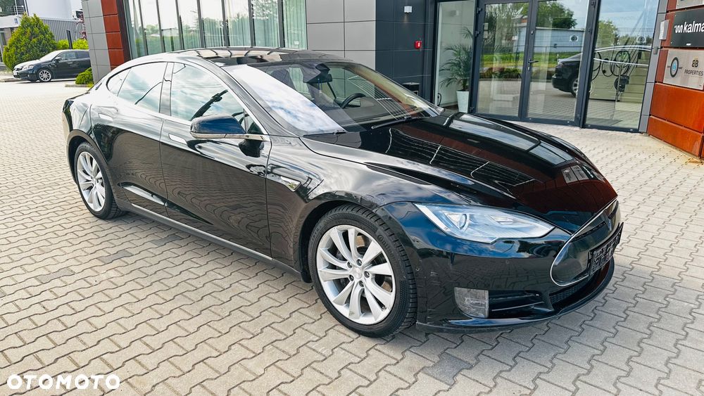 Tesla Model S - 16