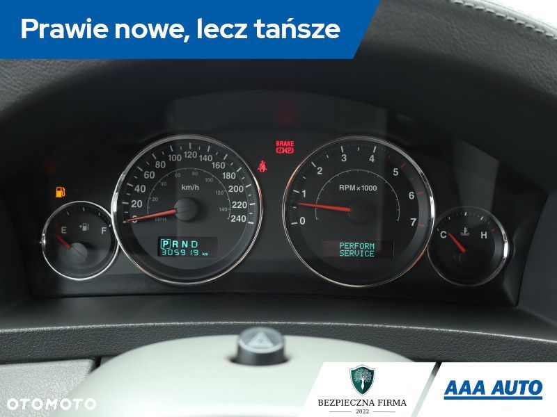 Jeep Grand Cherokee - 12