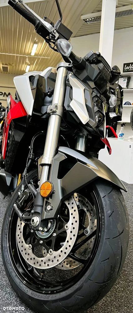 Suzuki GSX - 10